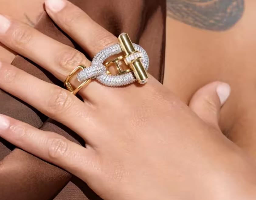 33895022 a06f 4438 9099 a1ff429cb7a3